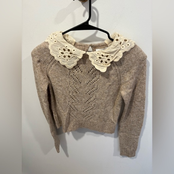 EUC- ASTR THE LABEL -Flo­ral Eye­let Col­lar Sweater - Picture 5 of 6